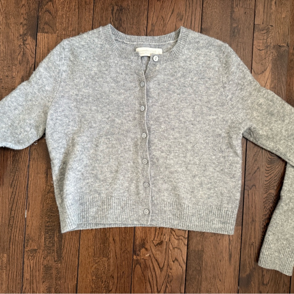 Abercrombie & Fitch Light Gray Women's Cardigan
